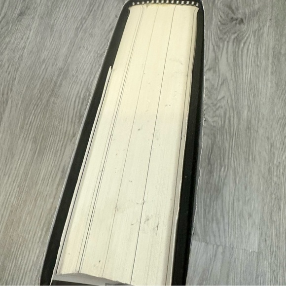 Stephen King Salem's Lot Illustrated Edition HC DJ 1st Edition/ 1st Print HTF - Picture 6 of 8